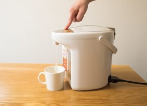 電気ポットと卓上ポットはどっちがいい？