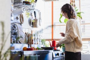 一人暮らしで用意しておきたいキッチン家電と選び方